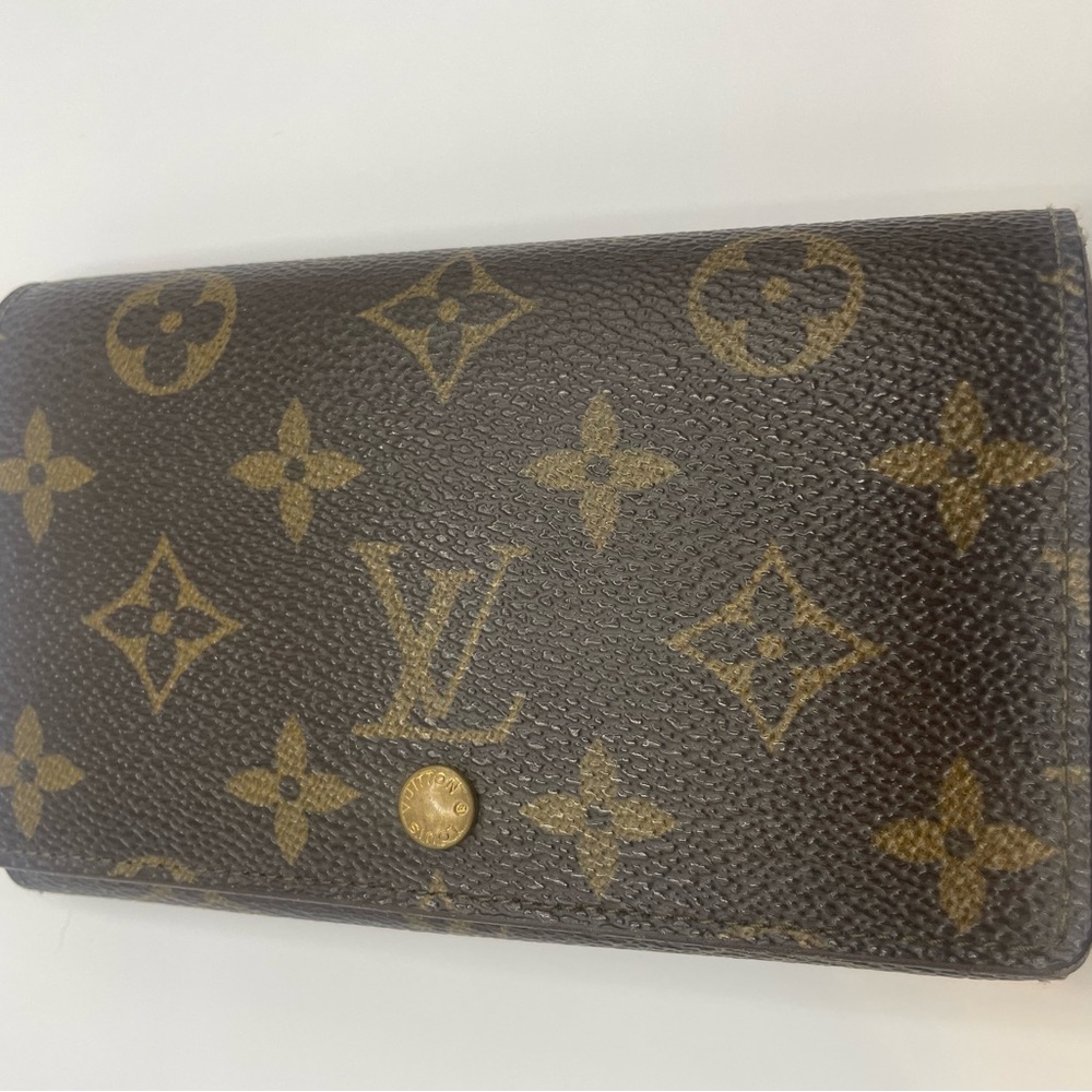 VINTAGE 1993 Louis Vuitton Tresor Wallet 🥰